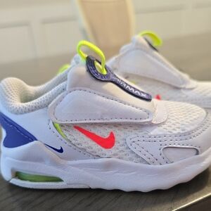 Nike Air Max Bolt Sneakers